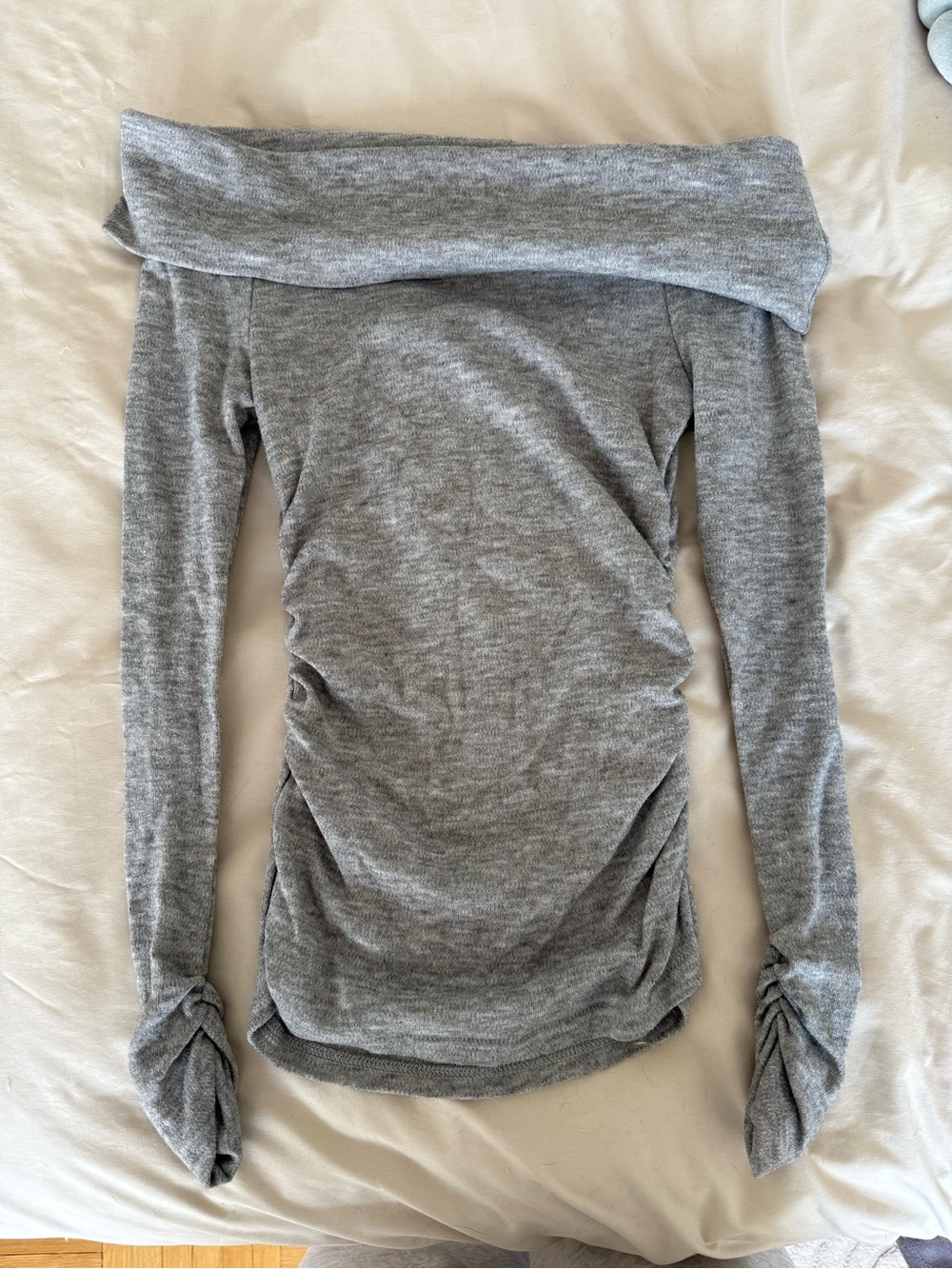 PrettyLittleThing Gray Off-the-Shoulder Ruched Long-Sleeve Sweater